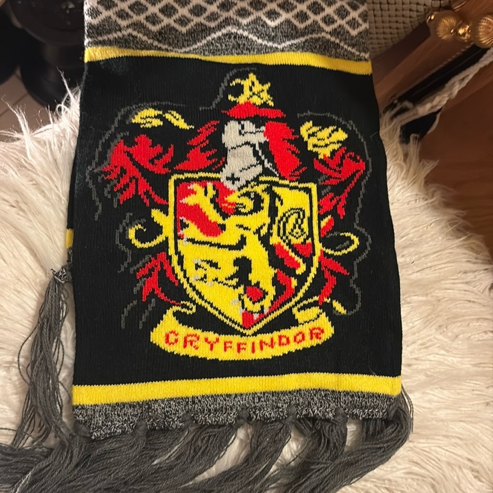NWOT Harry Potter Gryffindor Scarf